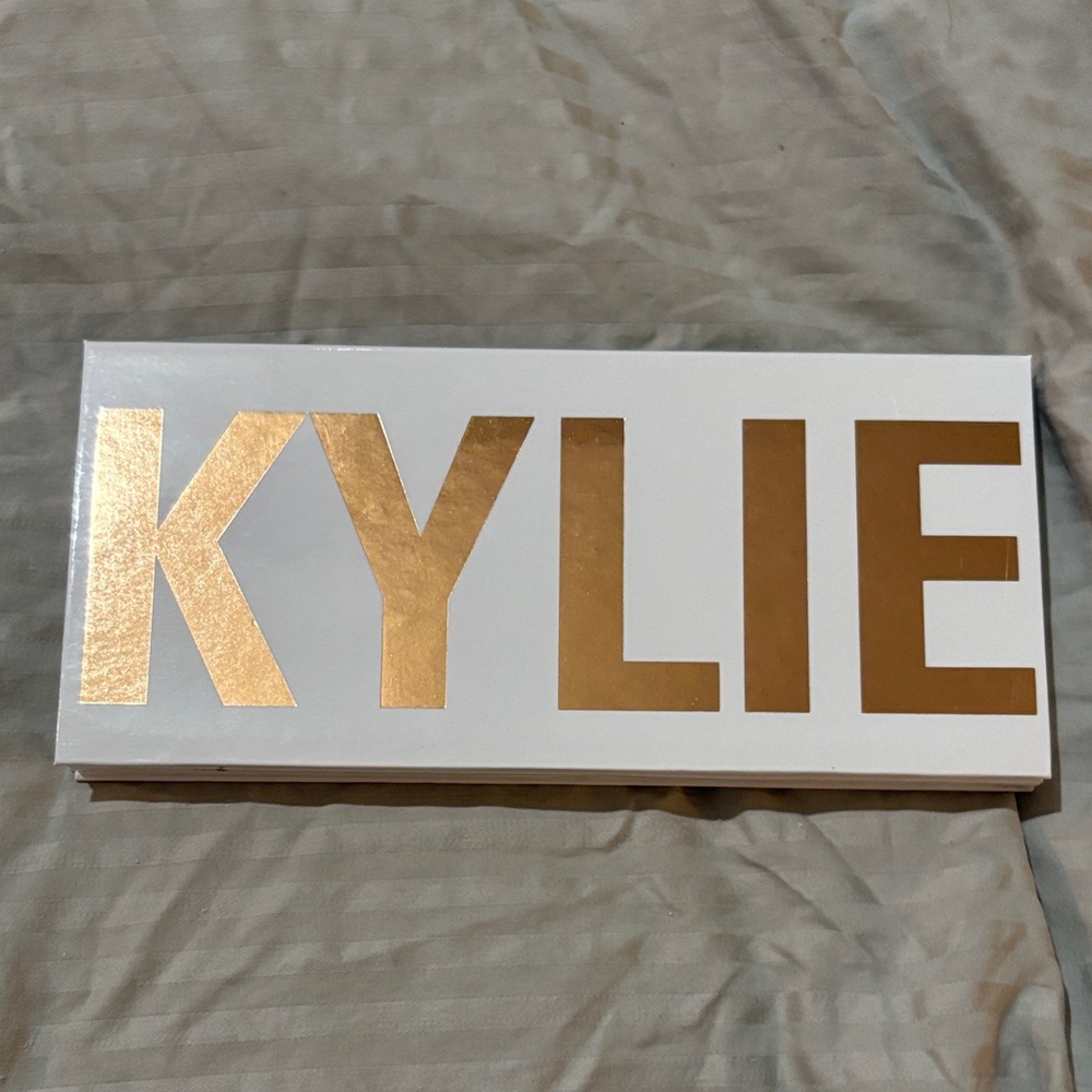 Kylie Cosmetics Gold and White Eyeshadow Palette